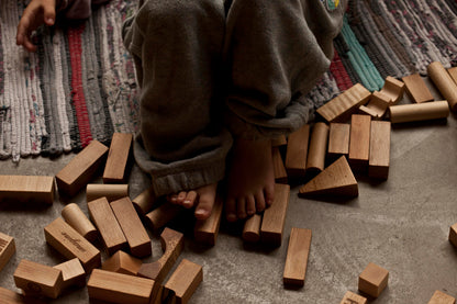 Blocs naturels dans un plateau XL 63 pièces