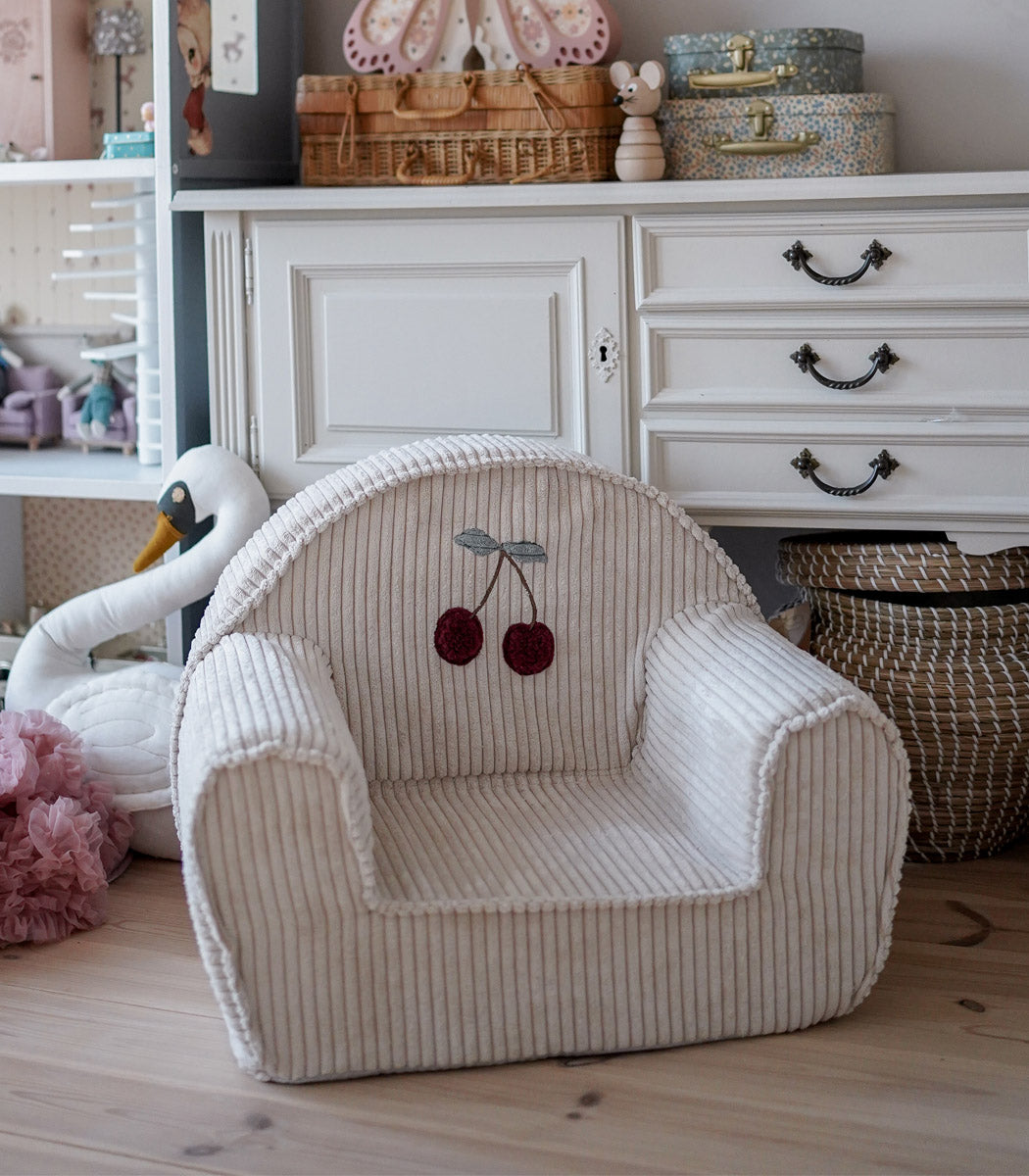 Chaise pour enfant en velours côtelé avec cerise